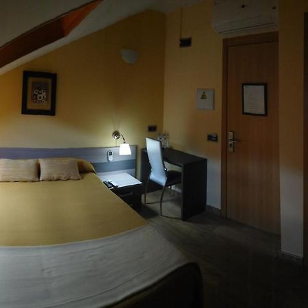 Hostal Dona Juana Avila Bagian luar foto